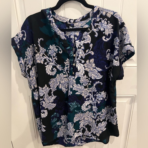 XL Macys Blue and White Graphic Short Sleeve Blouse with Mandarin Collar - Picture 1 of 7